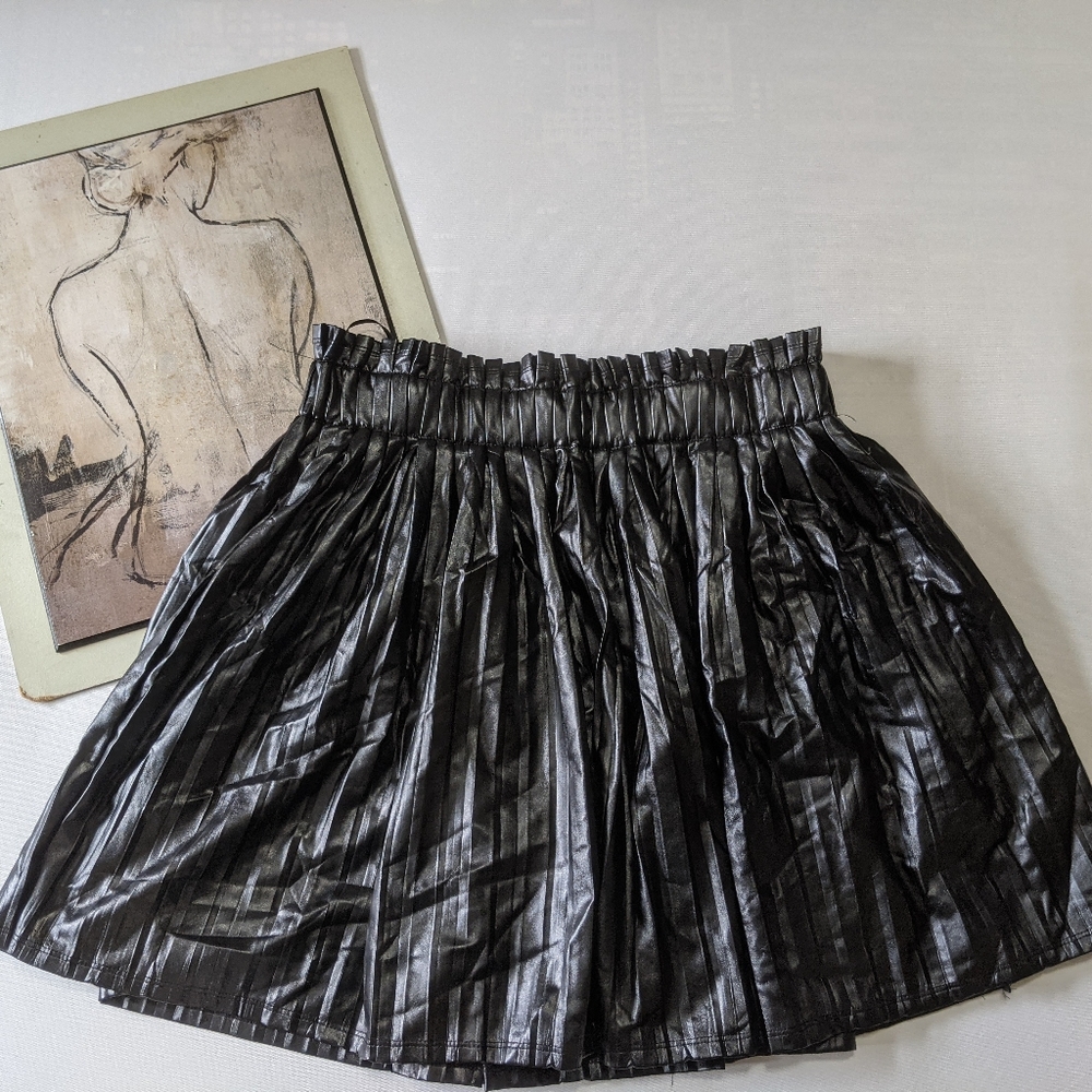 3/$20 🪞 Black Entro Skirt Size Large